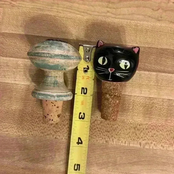 Set of 2 Wine Bottle Stoppers - Picture 2 of 5